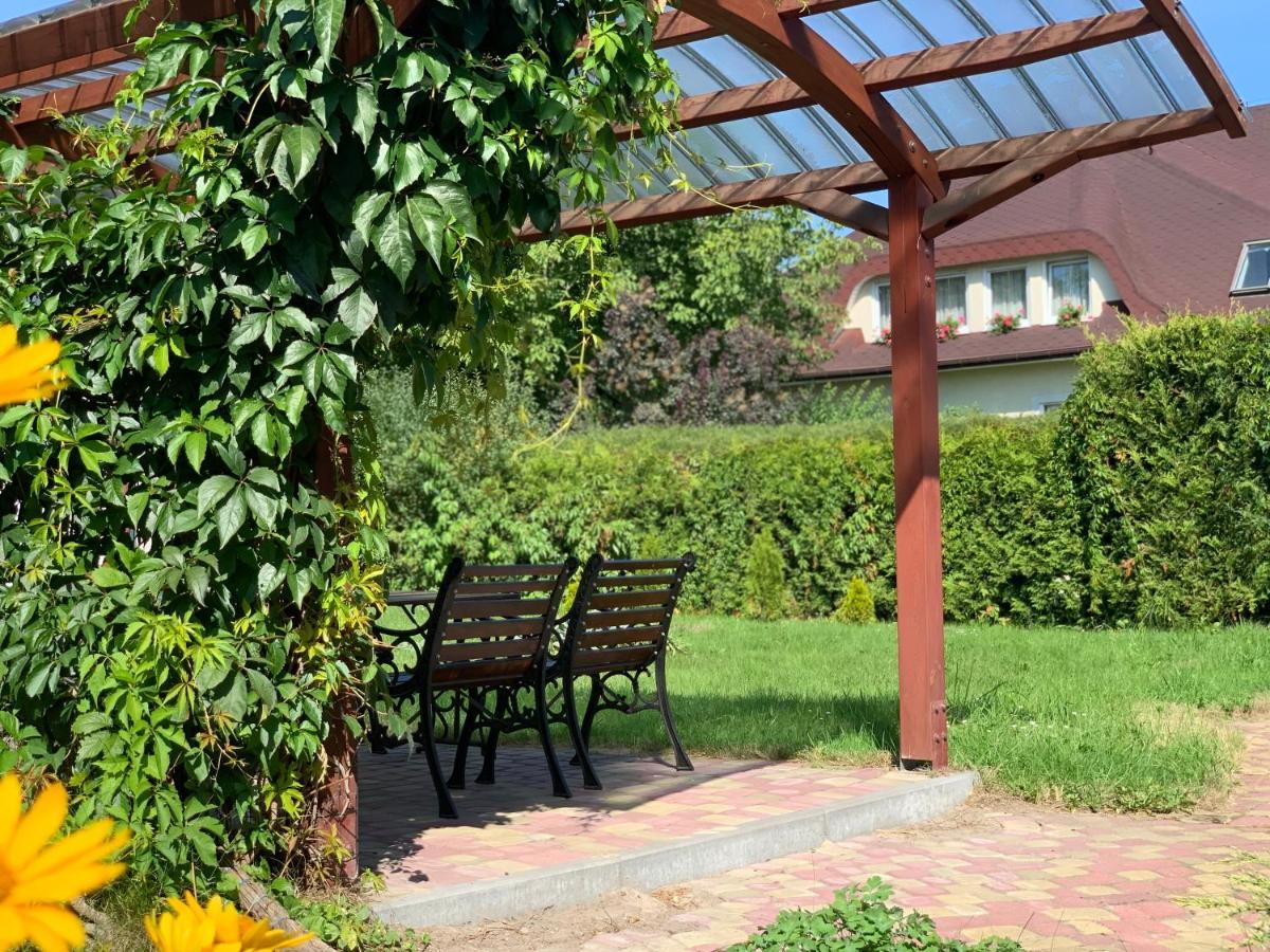 Medison Family Boutique B&B Kielce Bagian luar foto