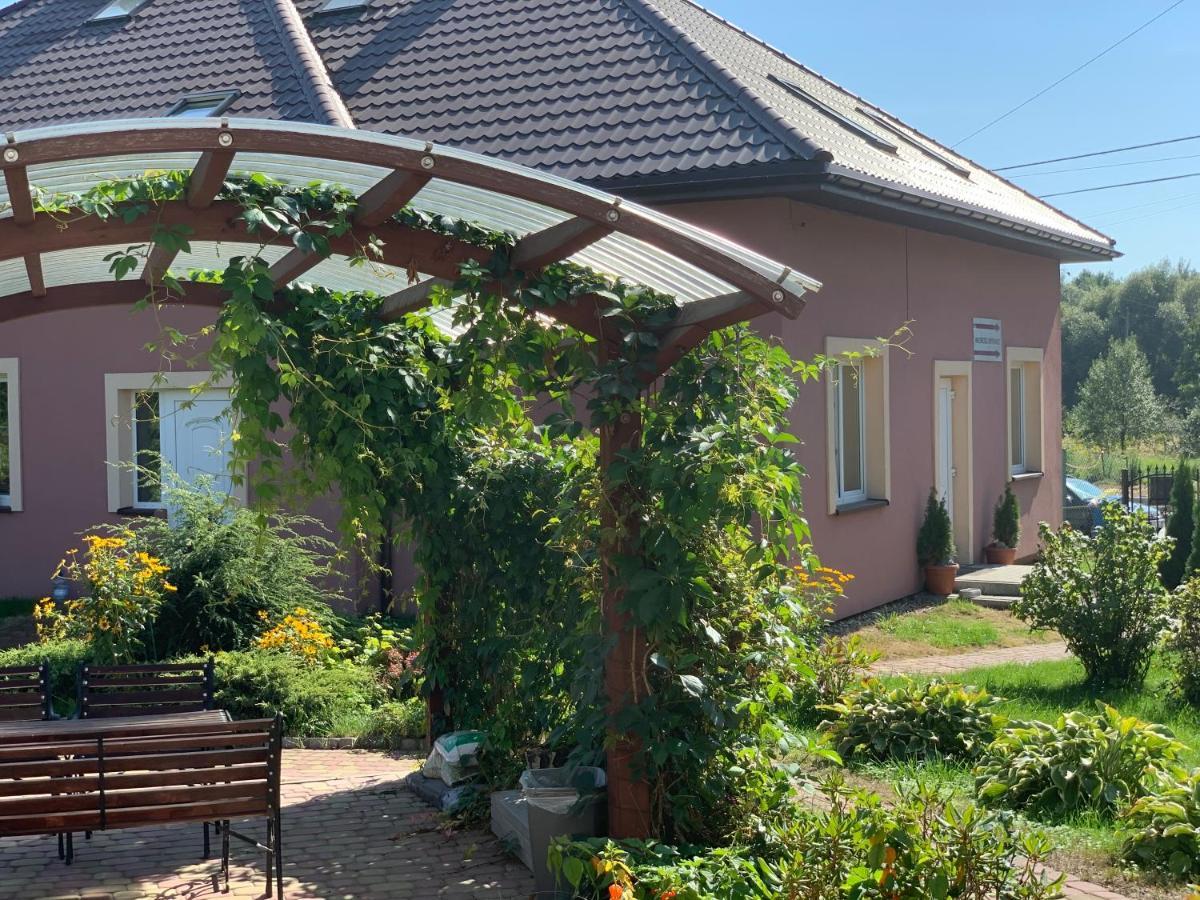 Medison Family Boutique B&B Kielce Bagian luar foto