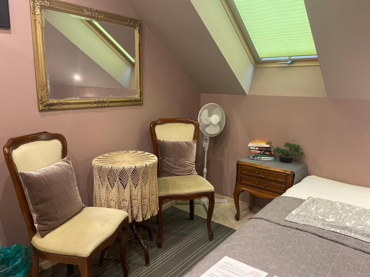 Medison Family Boutique B&B Kielce Bagian luar foto