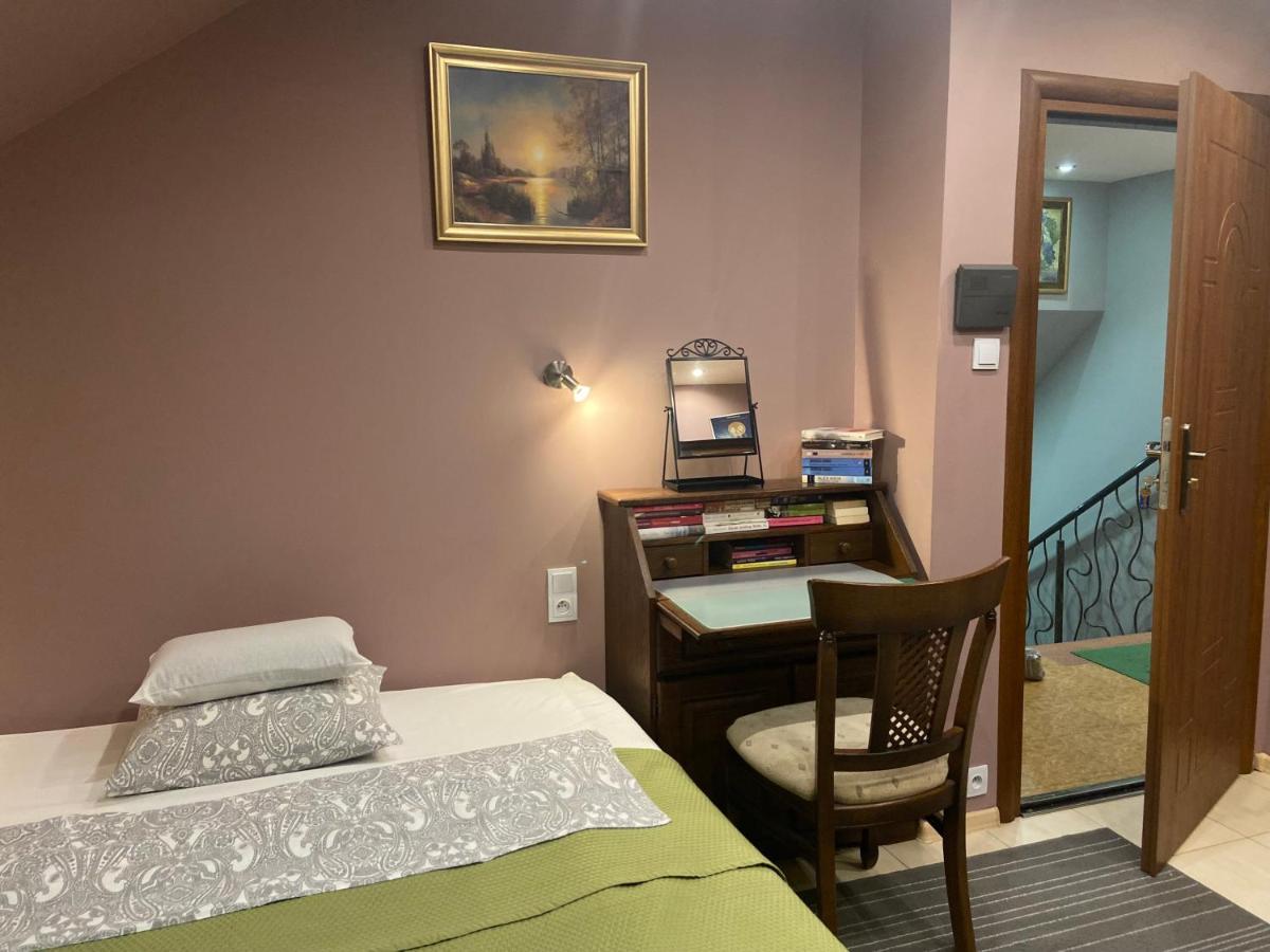 Medison Family Boutique B&B Kielce Bagian luar foto