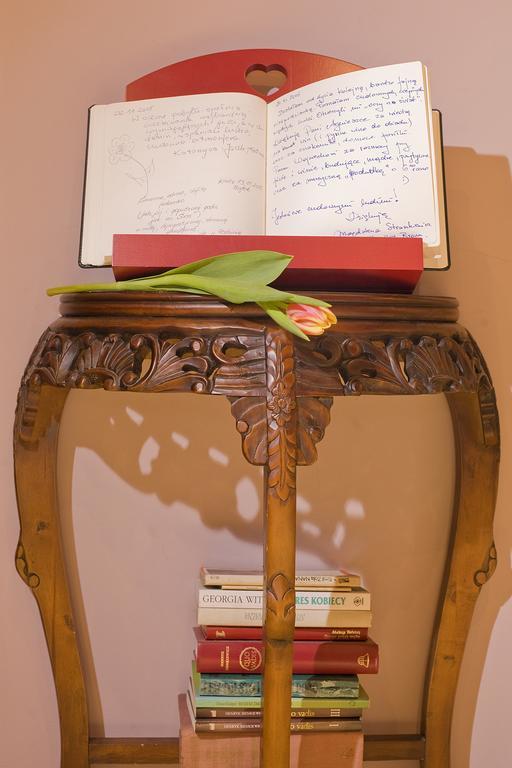Medison Family Boutique B&B Kielce Bagian luar foto