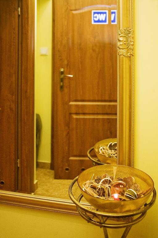 Medison Family Boutique B&B Kielce Bagian luar foto
